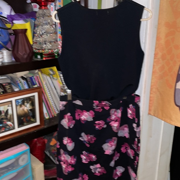 EUC set Black sweater tank and Black Floral skirt Large - Picture 4 of 5